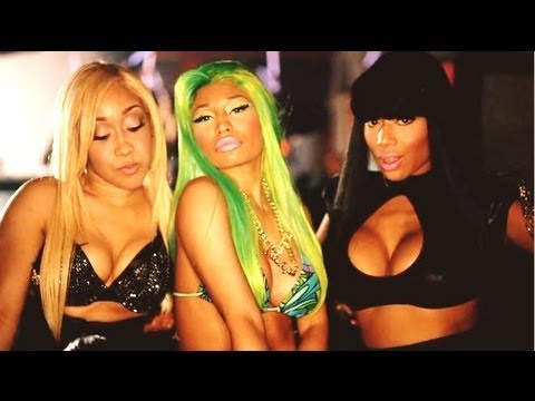 Nicki Minaj : Beez in the trap